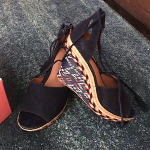 cabi #6001 Isla Wedge Size 6